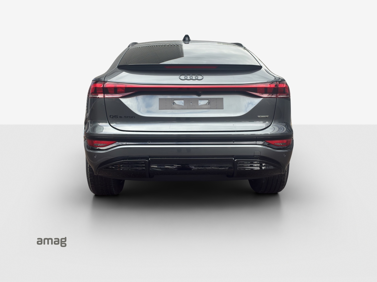 AUDI Q6 Sportback e-tron quattro-showroom-element-3