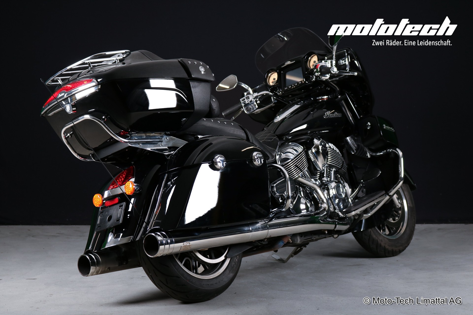 INDIAN Roadmaster Classic-showroom-element-2