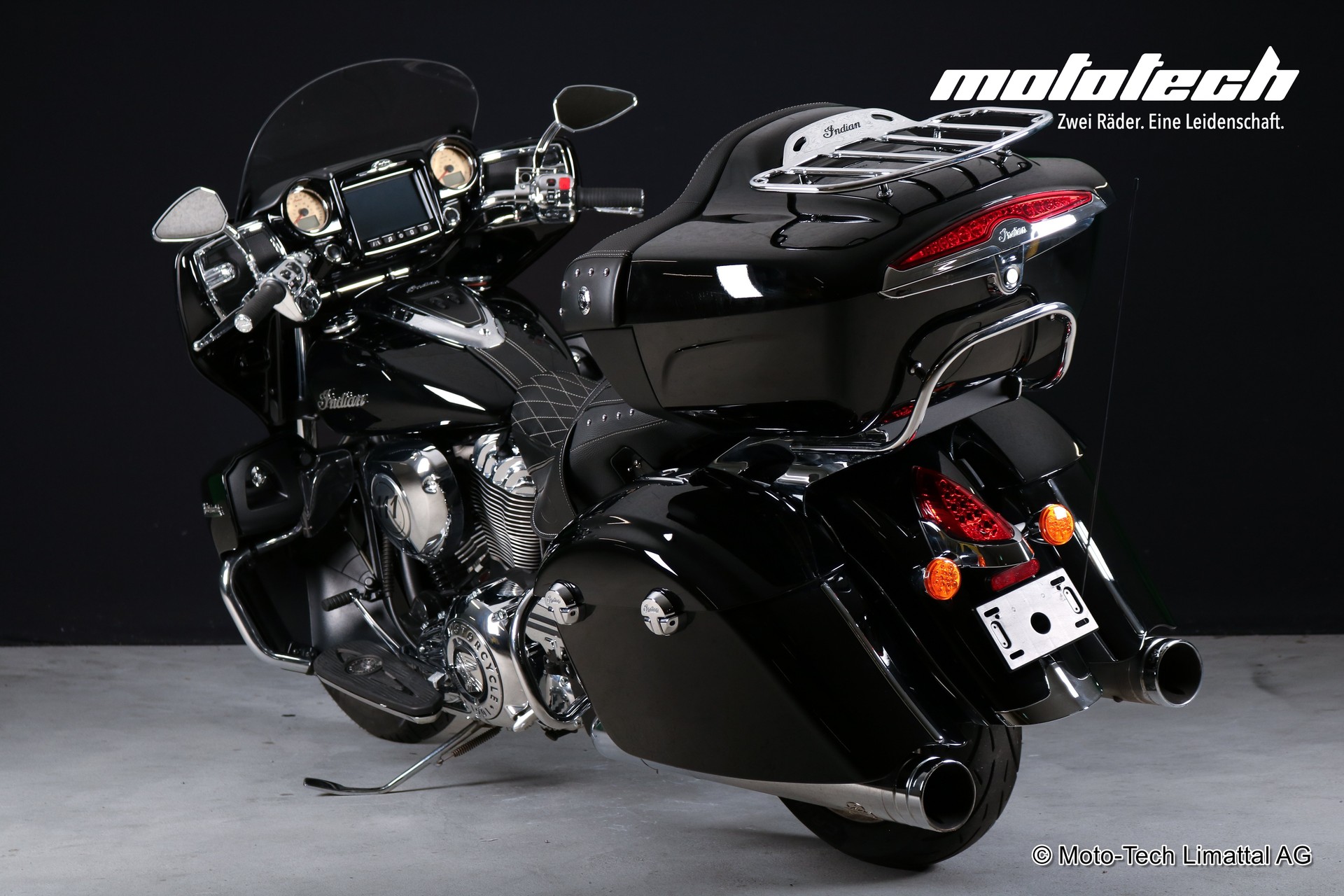 INDIAN Roadmaster Classic-showroom-element-3