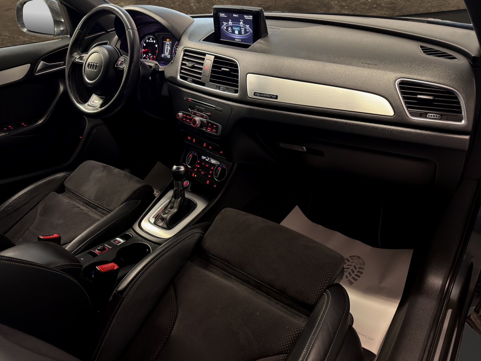 AUDI Q3 2.0 TFSI sport quattro S-tronic-image-13