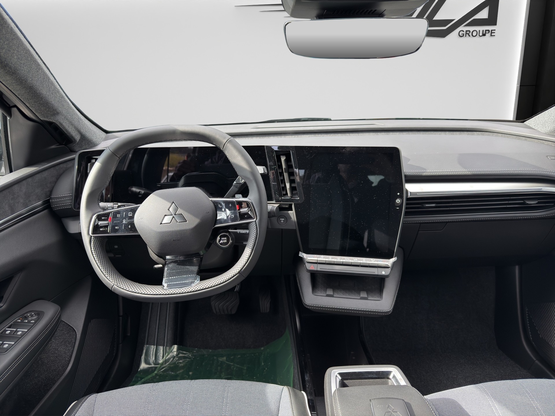 MITSUBISHI ECLIPSE CROSS Intense-image-9