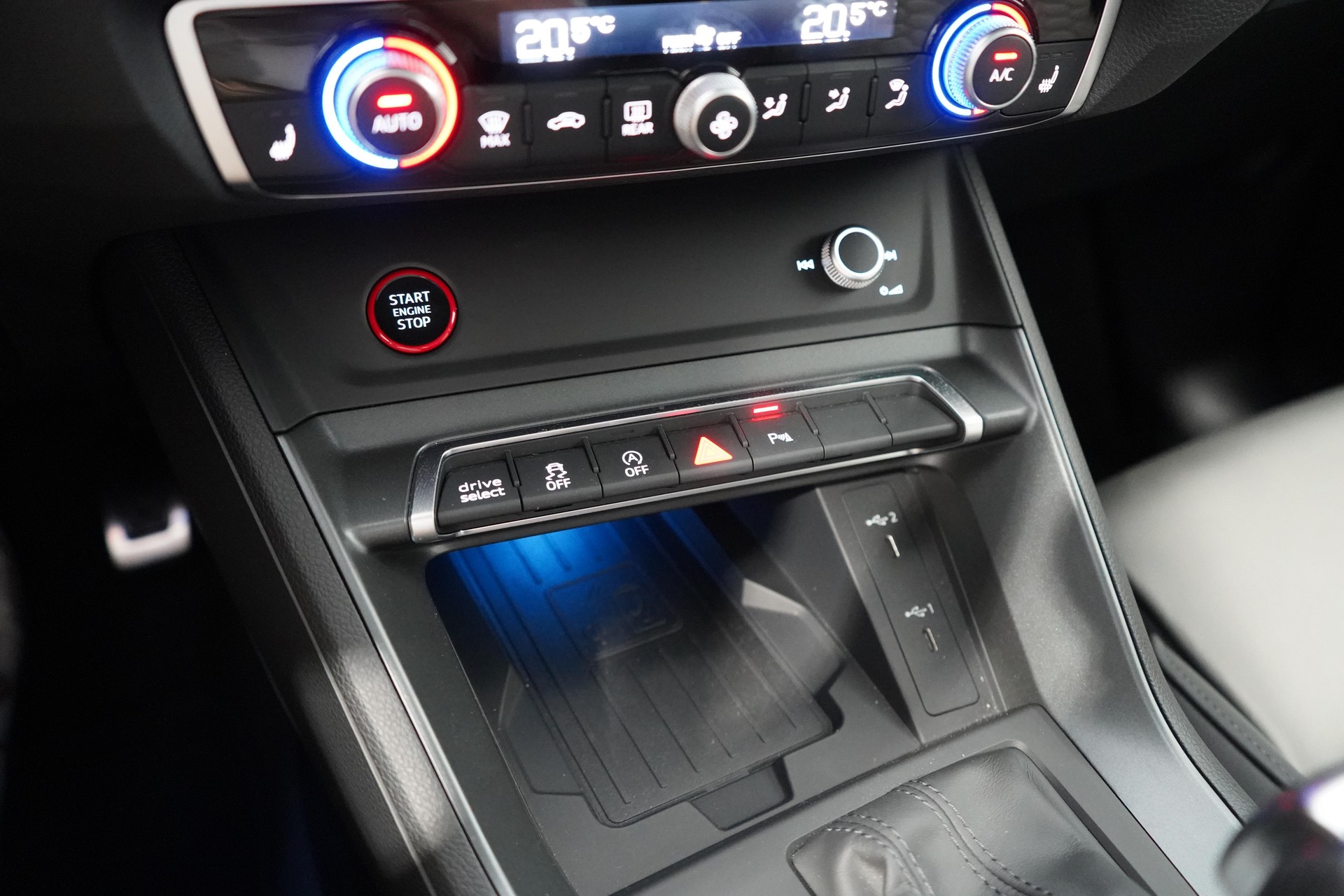 AUDI RS Q3 Sportback 2.5 TFSI quattro S-Tronic-image-14