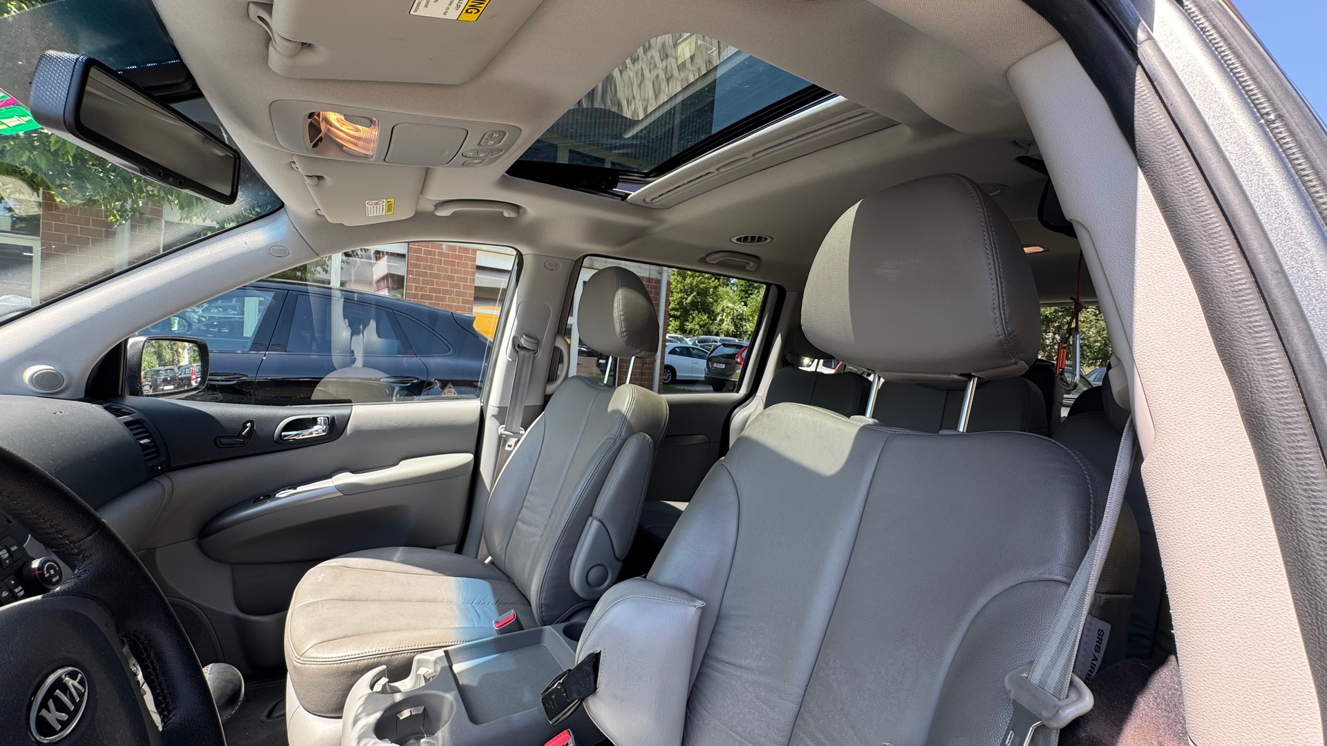 KIA Carnival 2.2 CRDi Style Automatic-image-10
