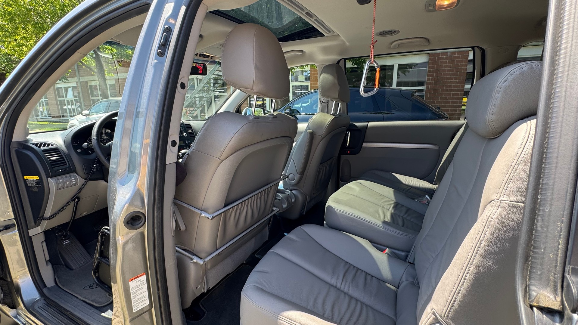 KIA Carnival 2.2 CRDi Style Automatic-image-13