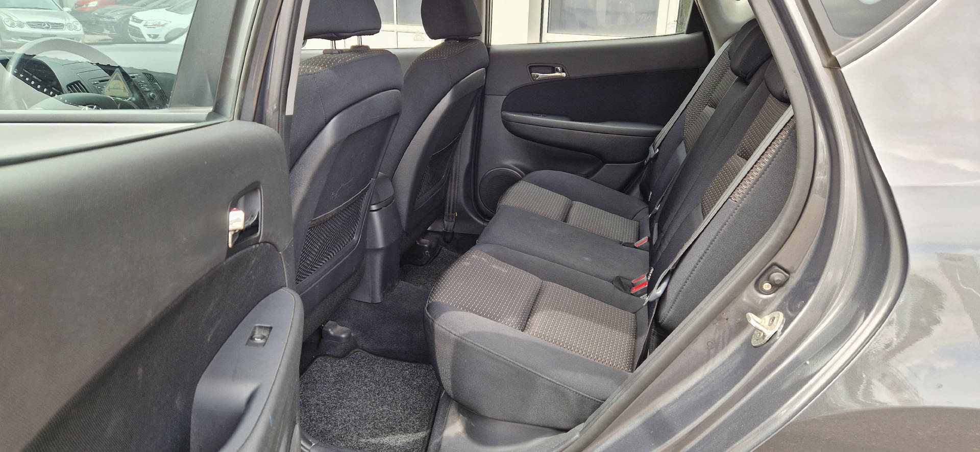 HYUNDAI i30 1.6 CRDi Style-image-11