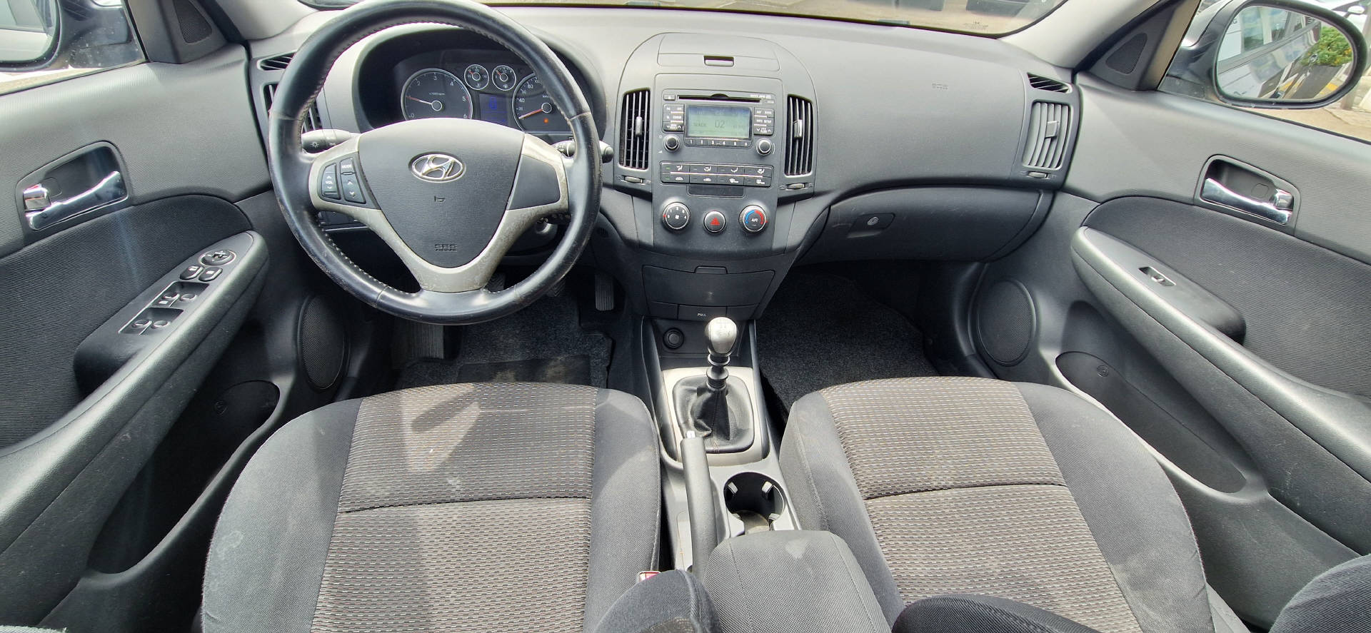 HYUNDAI i30 1.6 CRDi Style-image-4