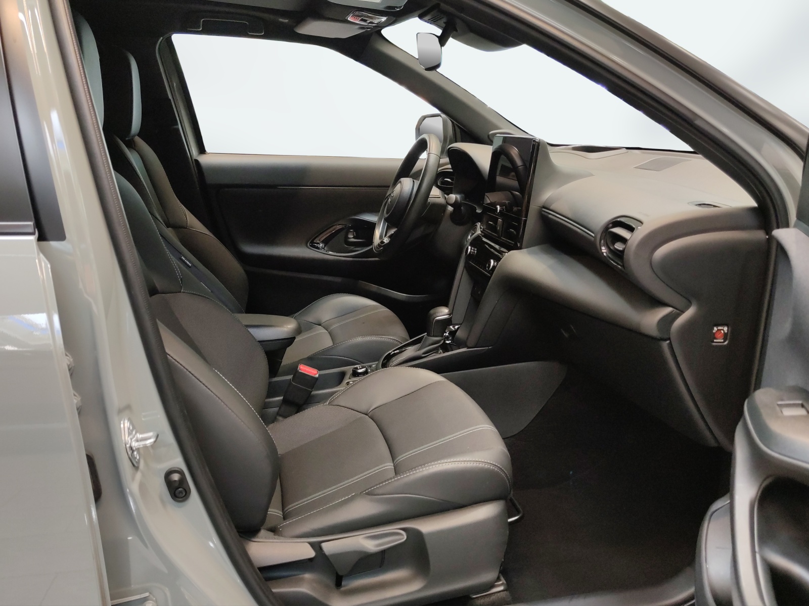 TOYOTA Yaris Cross 1.5 VVT-i HSD Premiere Edition AWD-i-image-10