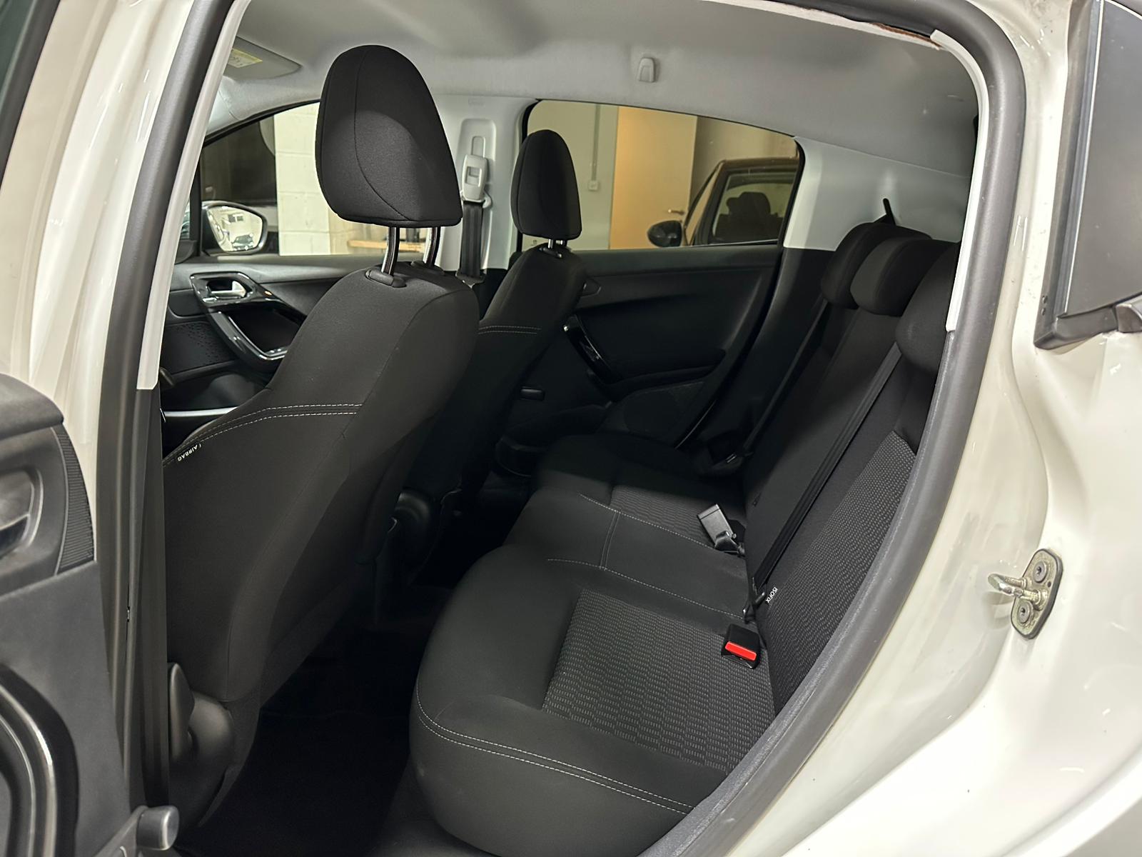 PEUGEOT 208 1.2 VTI Access-image-8
