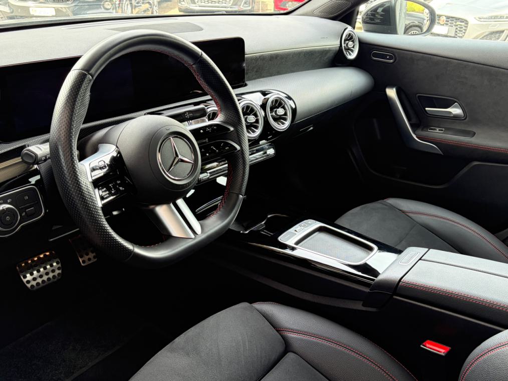 MERCEDES-BENZ A 200 Limousine AMG Line-image-3