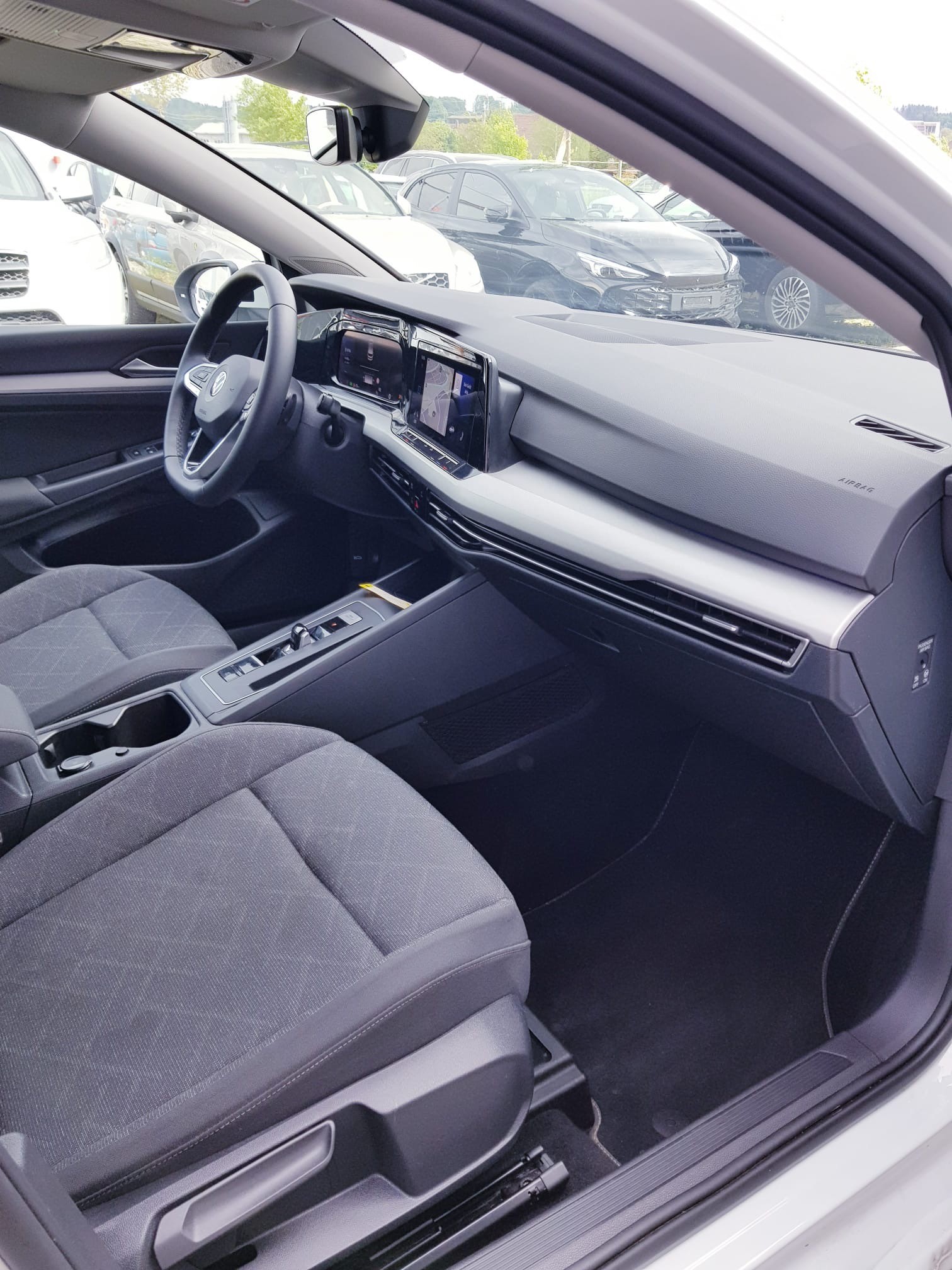 VW Golf 1.0 eTSI mHEV ACTLife DSG-image-7