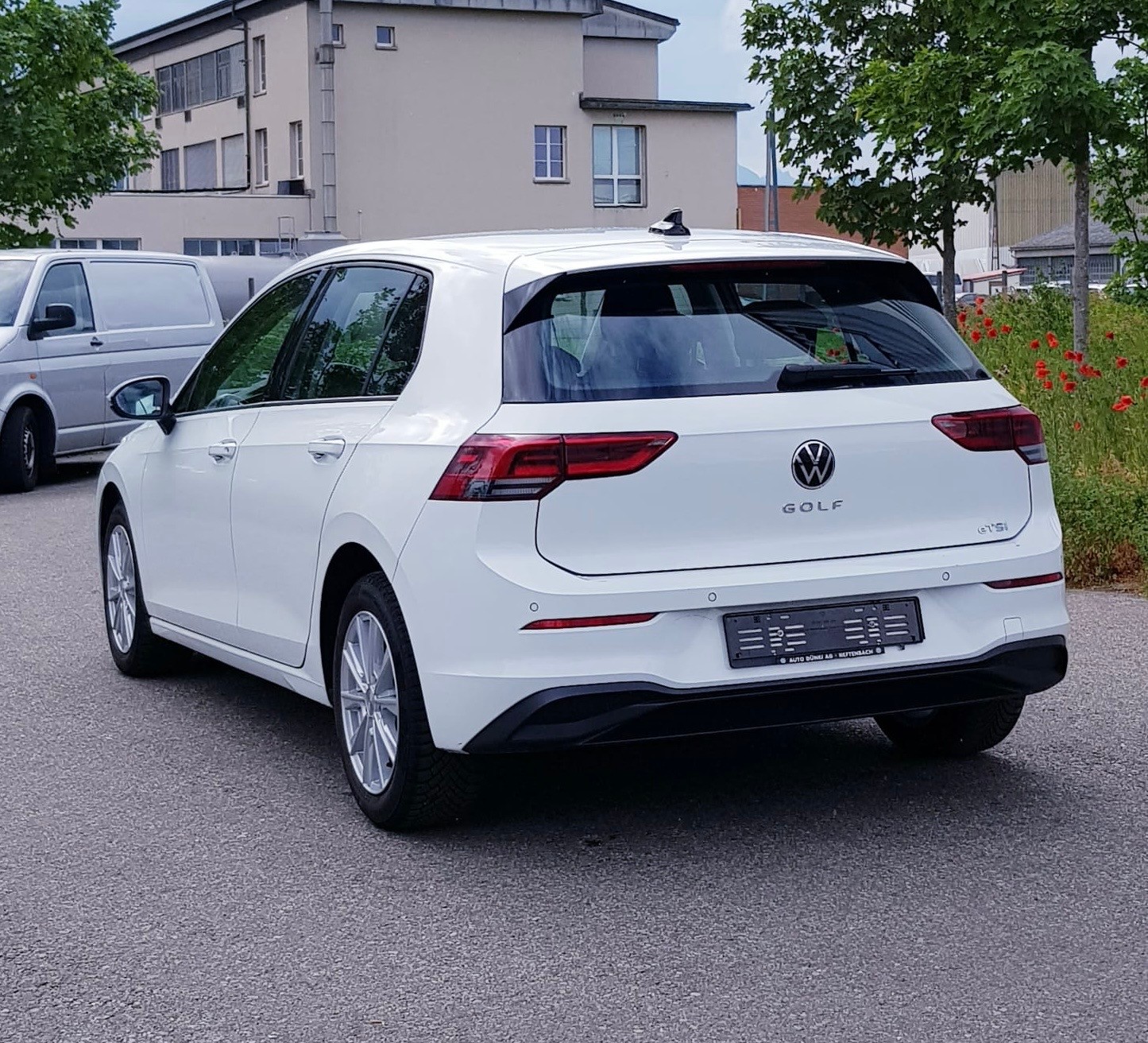VW Golf 1.0 eTSI mHEV ACTLife DSG-image-3