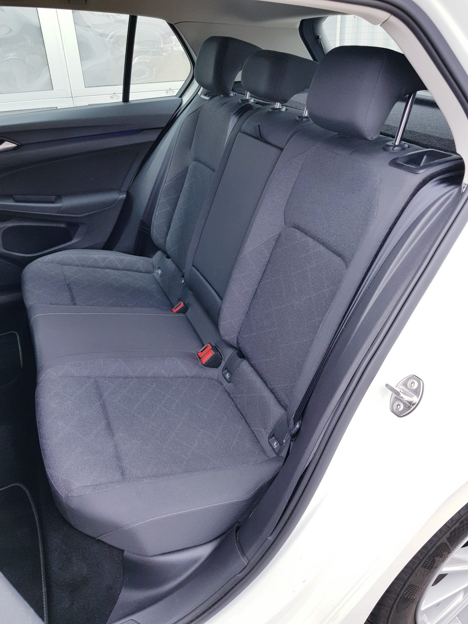 VW Golf 1.0 eTSI mHEV ACTLife DSG-image-8