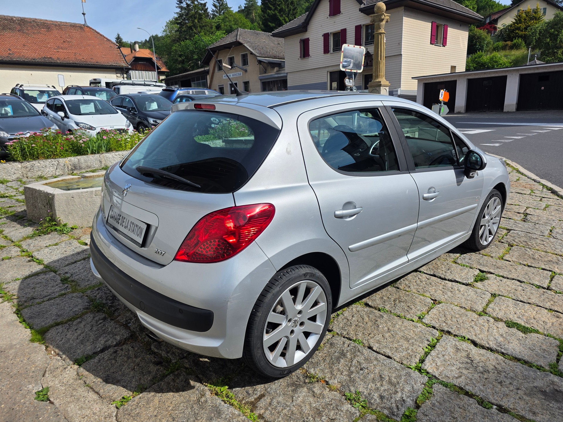 PEUGEOT 207 1.6 16V Turbo GT 150-image-3