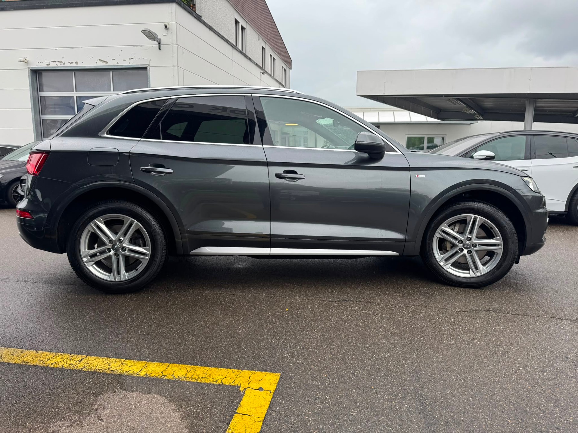AUDI Q5 40 TDI sport quattro S-tronic-image-4