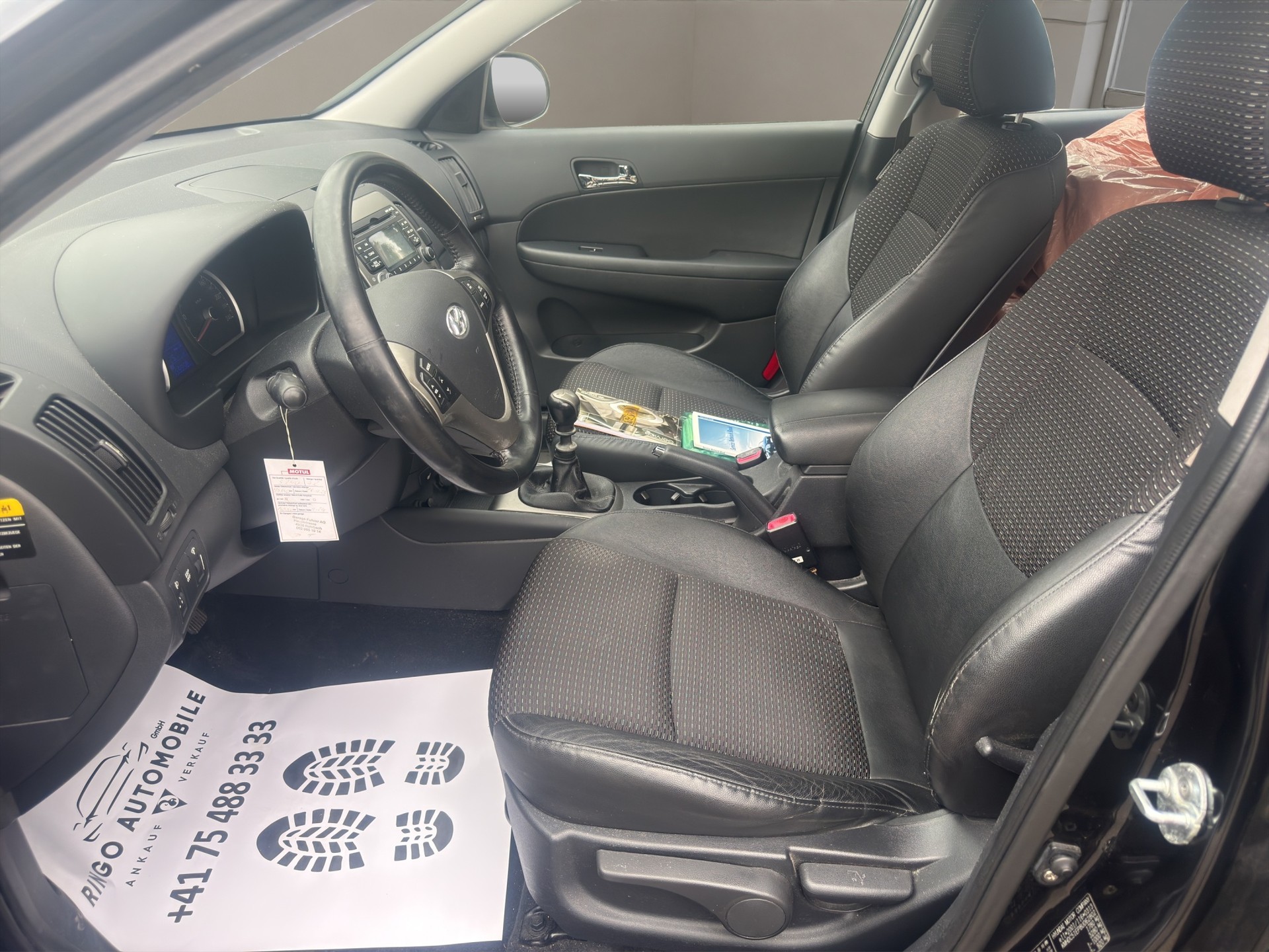 HYUNDAI i30 2.0 Premium-image-8