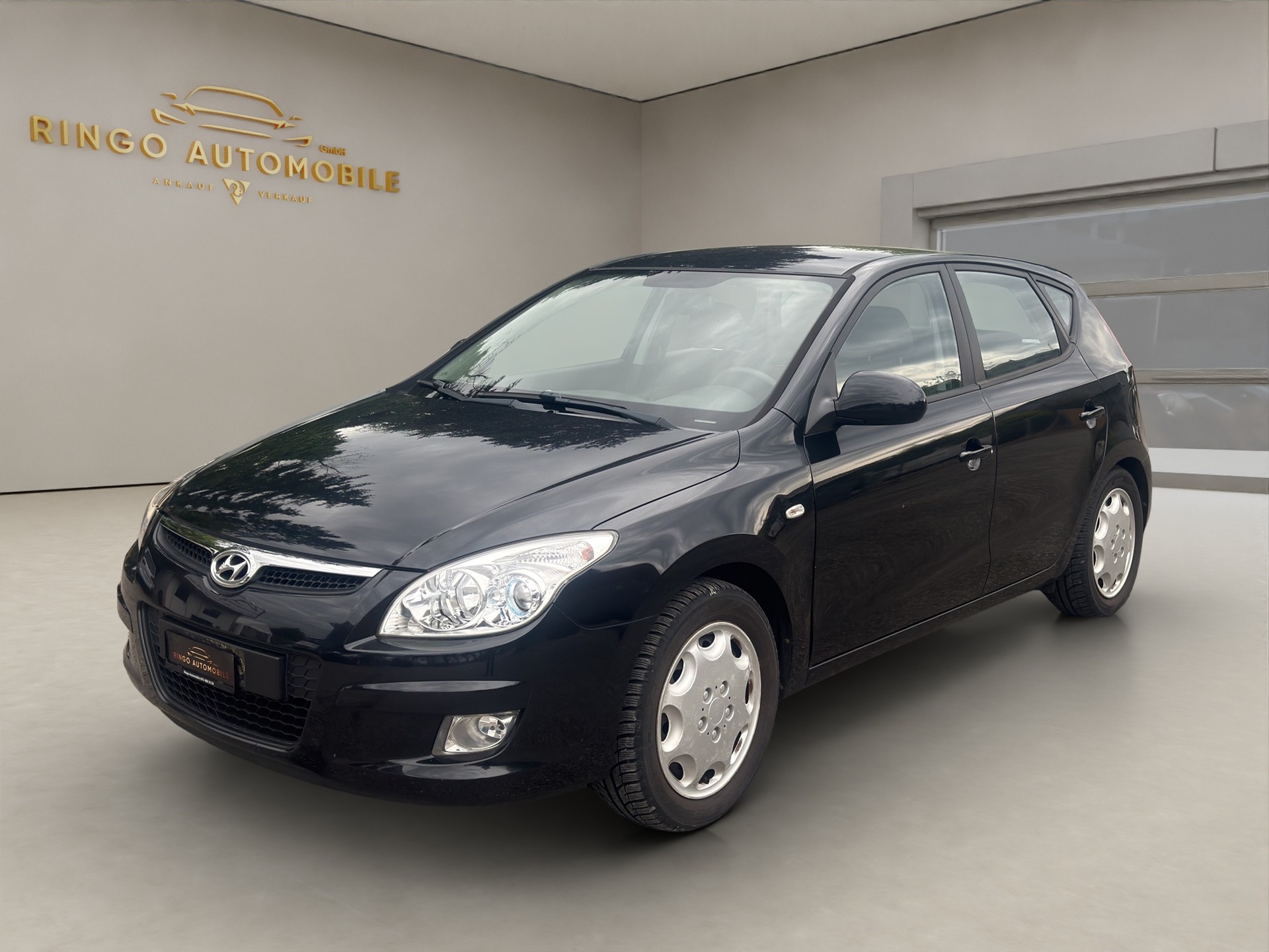 HYUNDAI i30 2.0 Premium-image-2