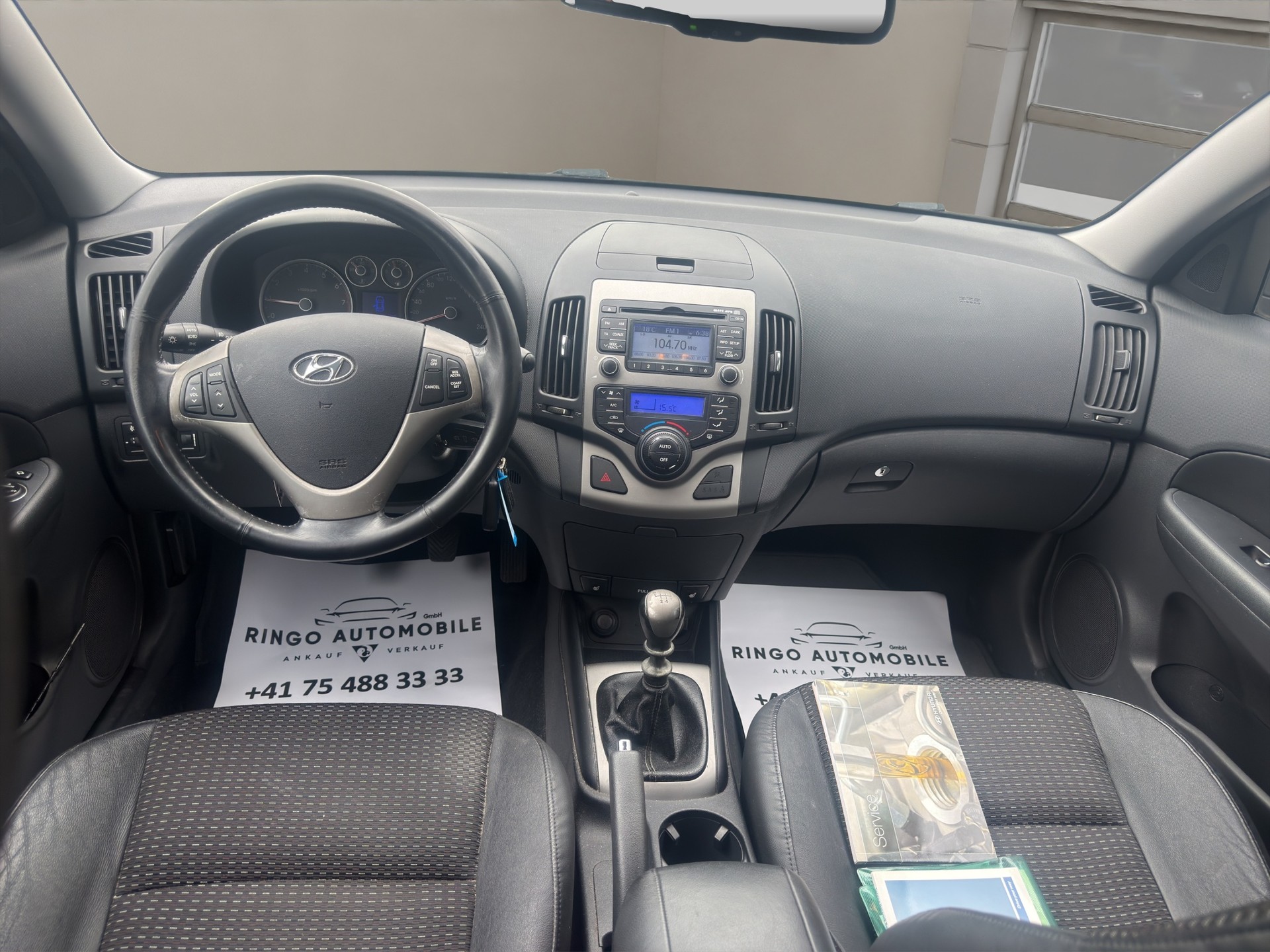 HYUNDAI i30 2.0 Premium-image-11