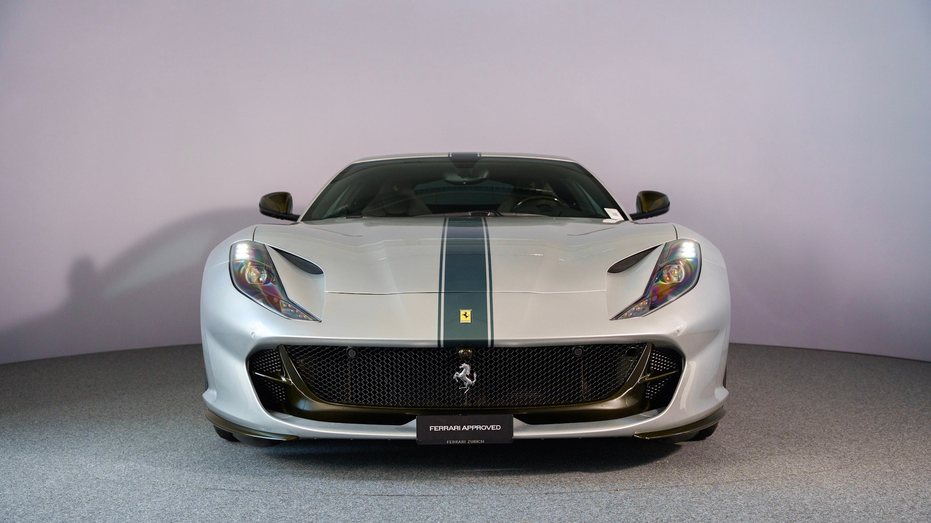 FERRARI 812 Superfast Taylor Made Car-showroom-element-2
