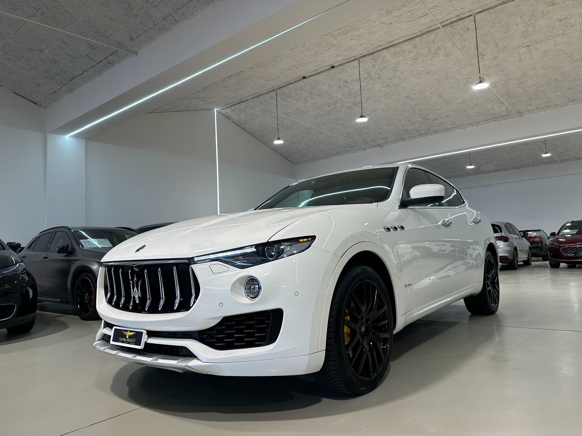 MASERATI Levante 3.0 V6 GranLusso Automatica-image-2