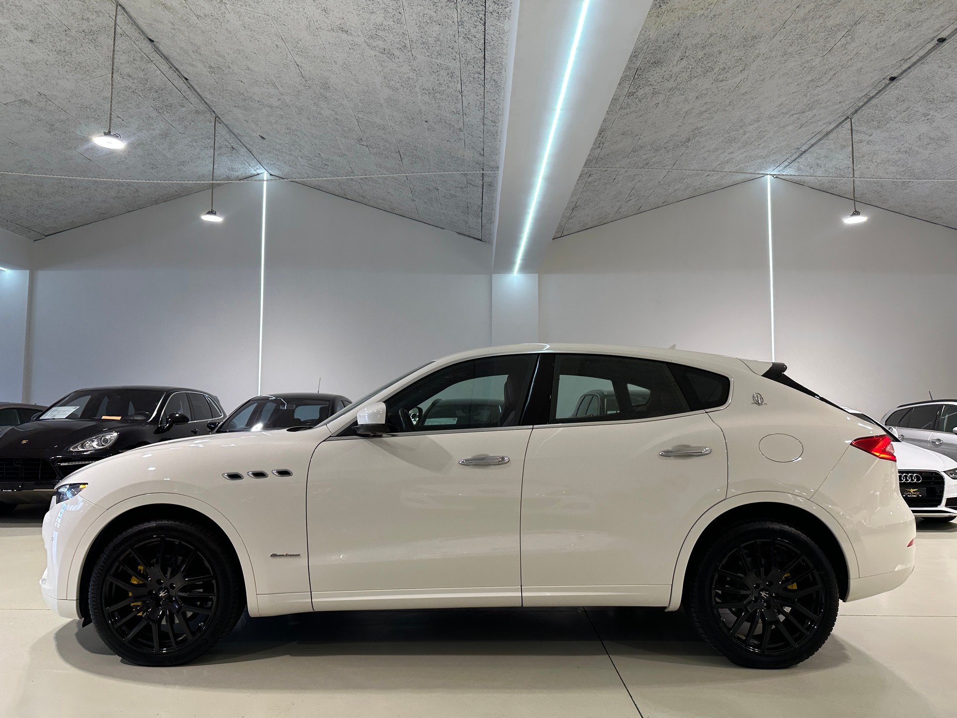 MASERATI Levante 3.0 V6 GranLusso Automatica-image-6