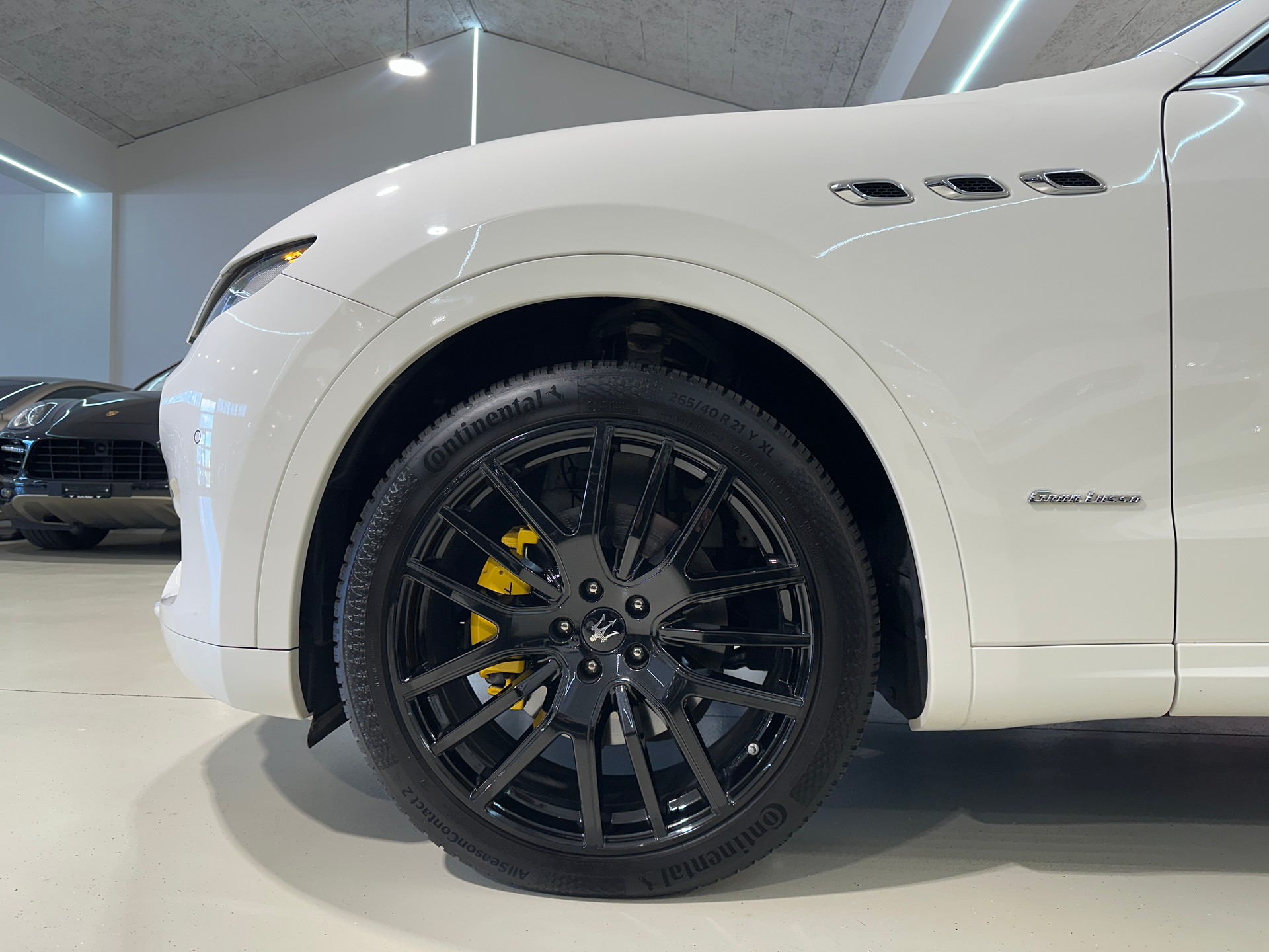 MASERATI Levante 3.0 V6 GranLusso Automatica-image-4