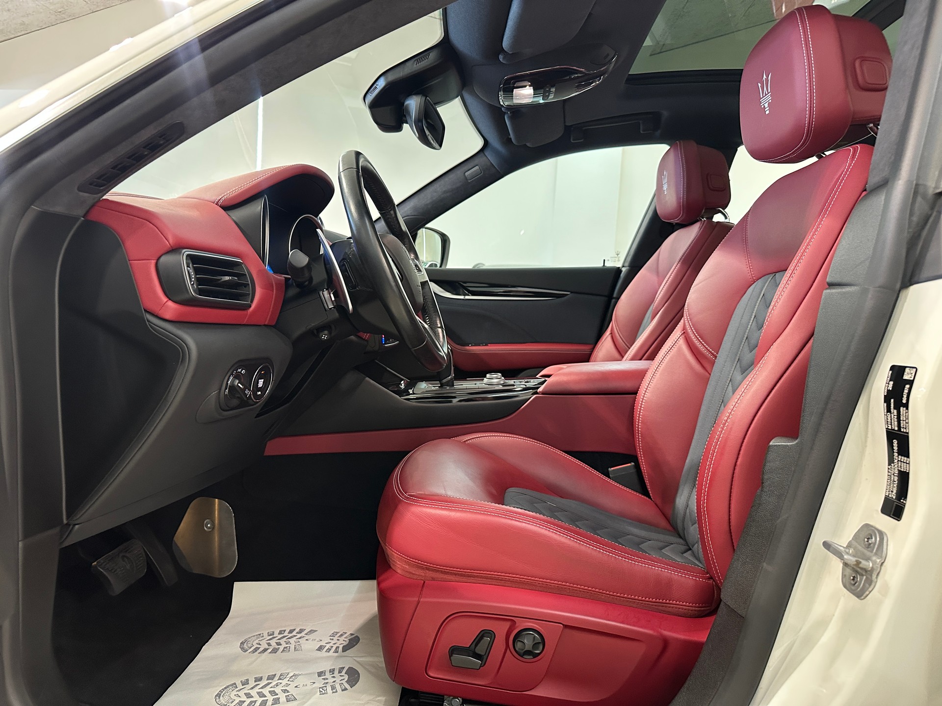 MASERATI Levante 3.0 V6 GranLusso Automatica-image-14