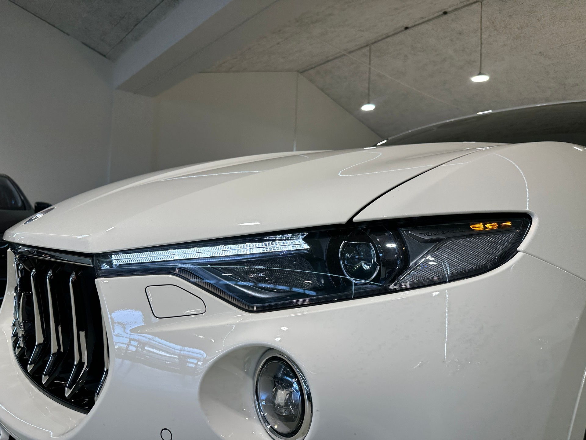MASERATI Levante 3.0 V6 GranLusso Automatica-image-3