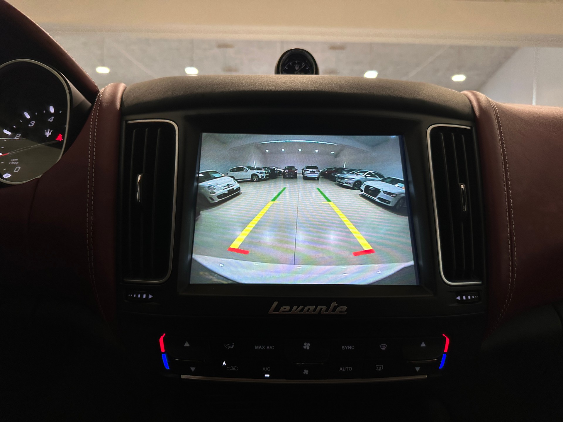 MASERATI Levante 3.0 V6 GranLusso Automatica-image-21