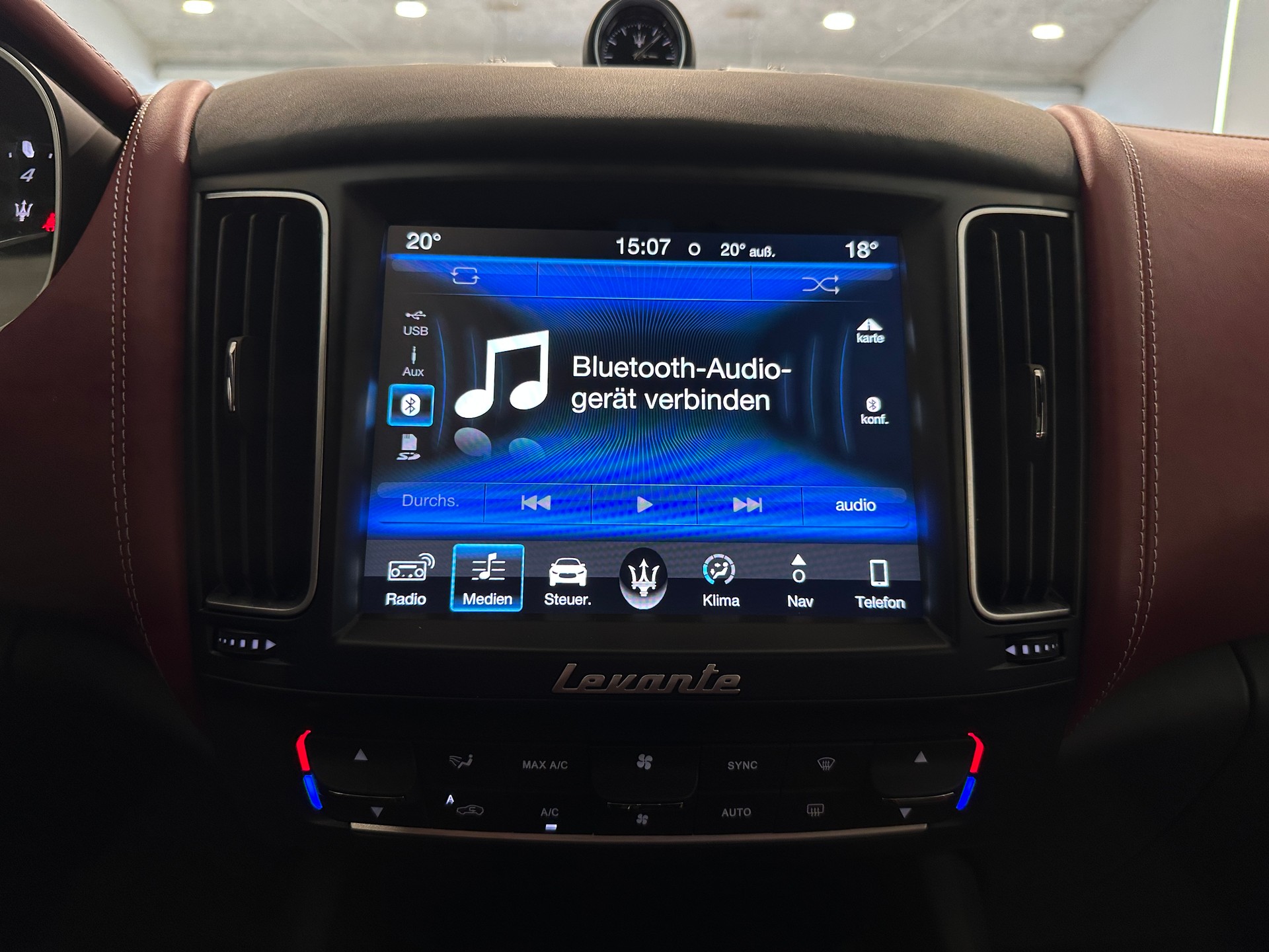 MASERATI Levante 3.0 V6 GranLusso Automatica-image-22