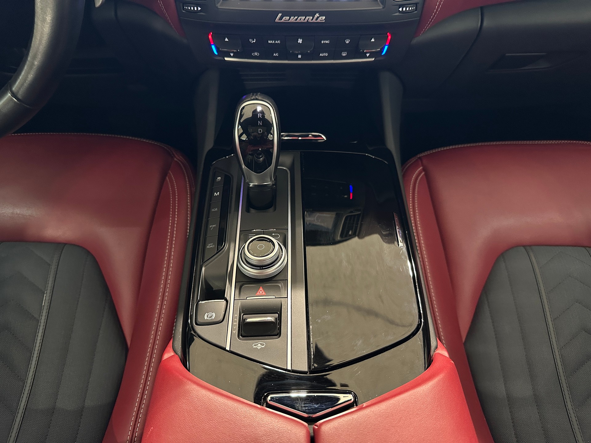MASERATI Levante 3.0 V6 GranLusso Automatica-image-23