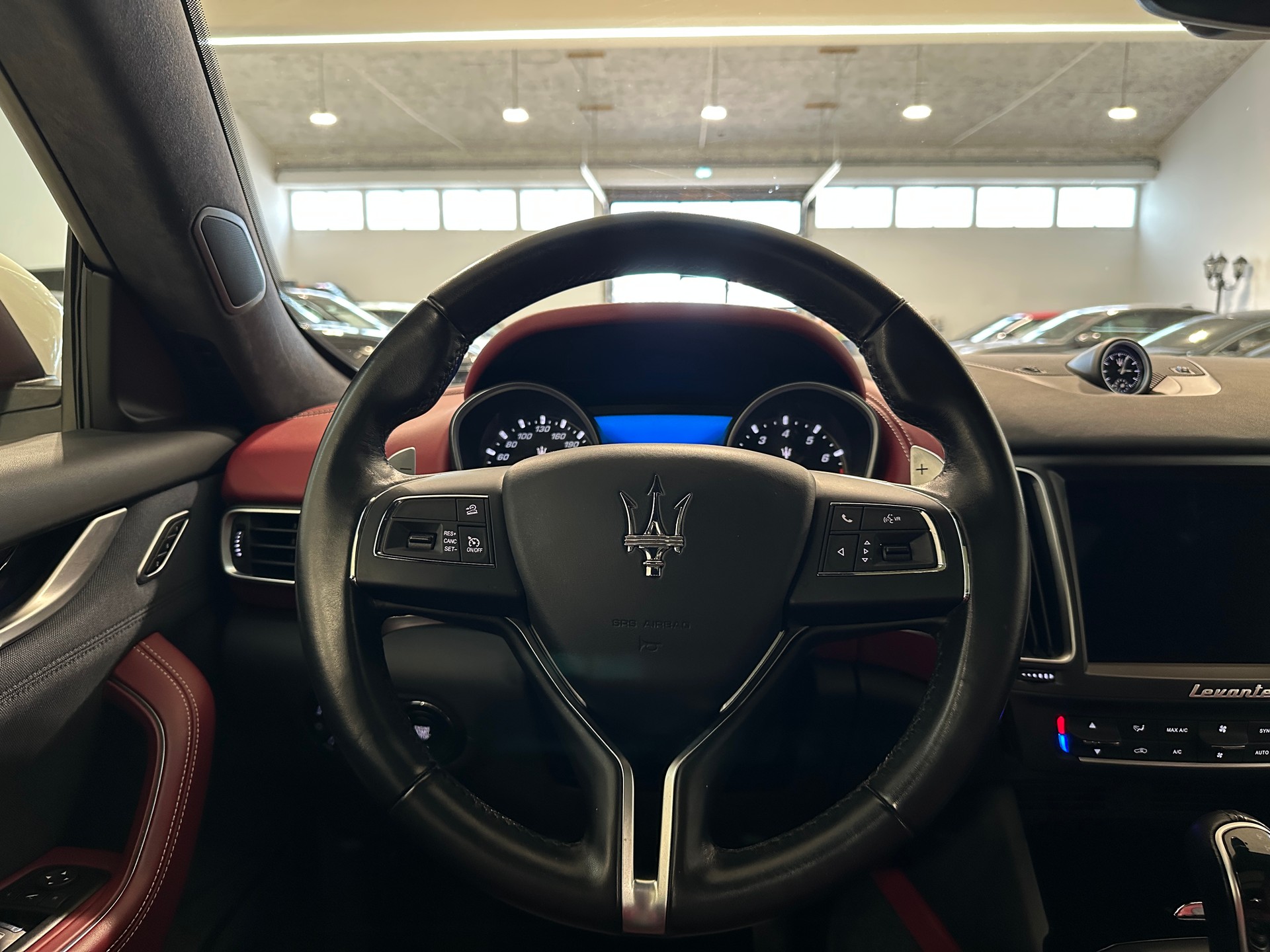 MASERATI Levante 3.0 V6 GranLusso Automatica-image-24