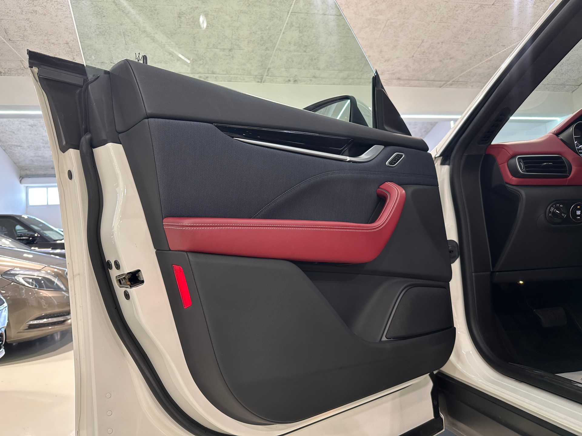 MASERATI Levante 3.0 V6 GranLusso Automatica-image-29