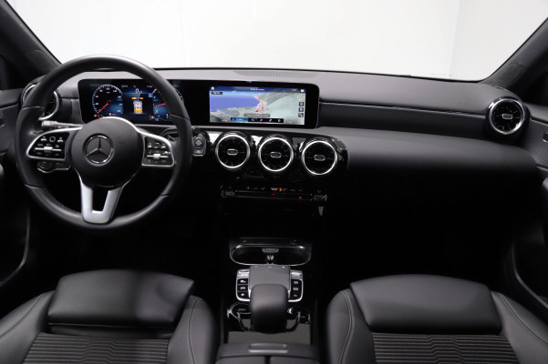 MERCEDES-BENZ A 200 Progressive-image-9