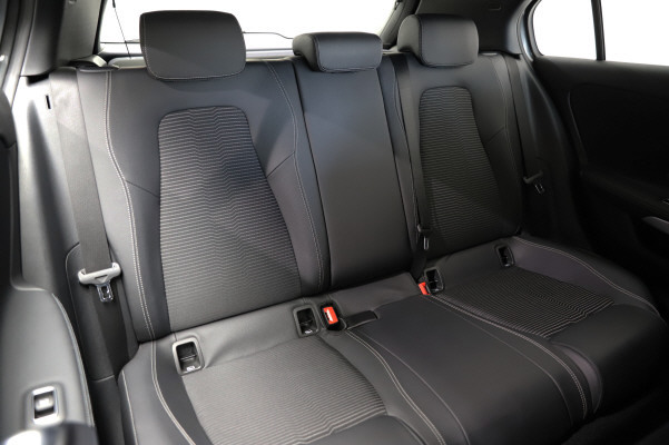 MERCEDES-BENZ A 200 Progressive-image-10