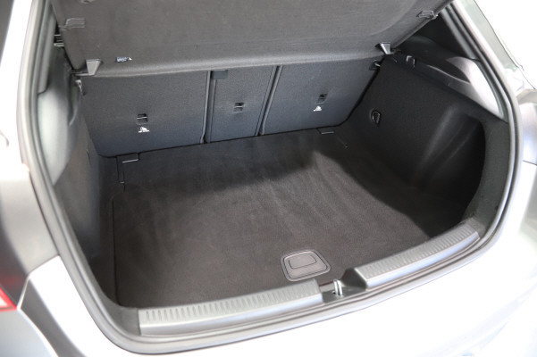 MERCEDES-BENZ A 200 Progressive-image-11
