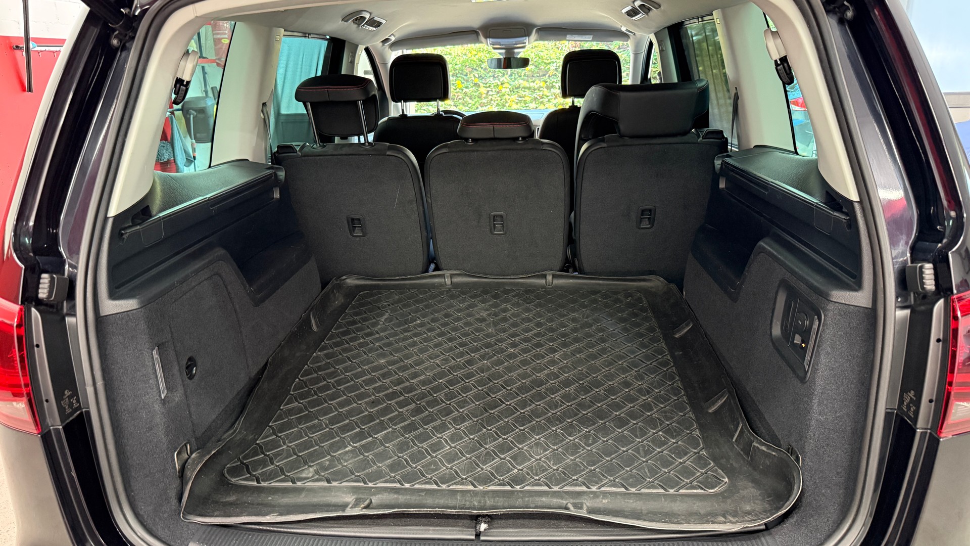 SEAT Alhambra 2.0 TDI FR Line 4Drive, CH FZ, mit Hammer Ausstattung, 8 fach berädert, AHK 2400kg., LederAlk. 1 Jahr Garantie M&G-image-29