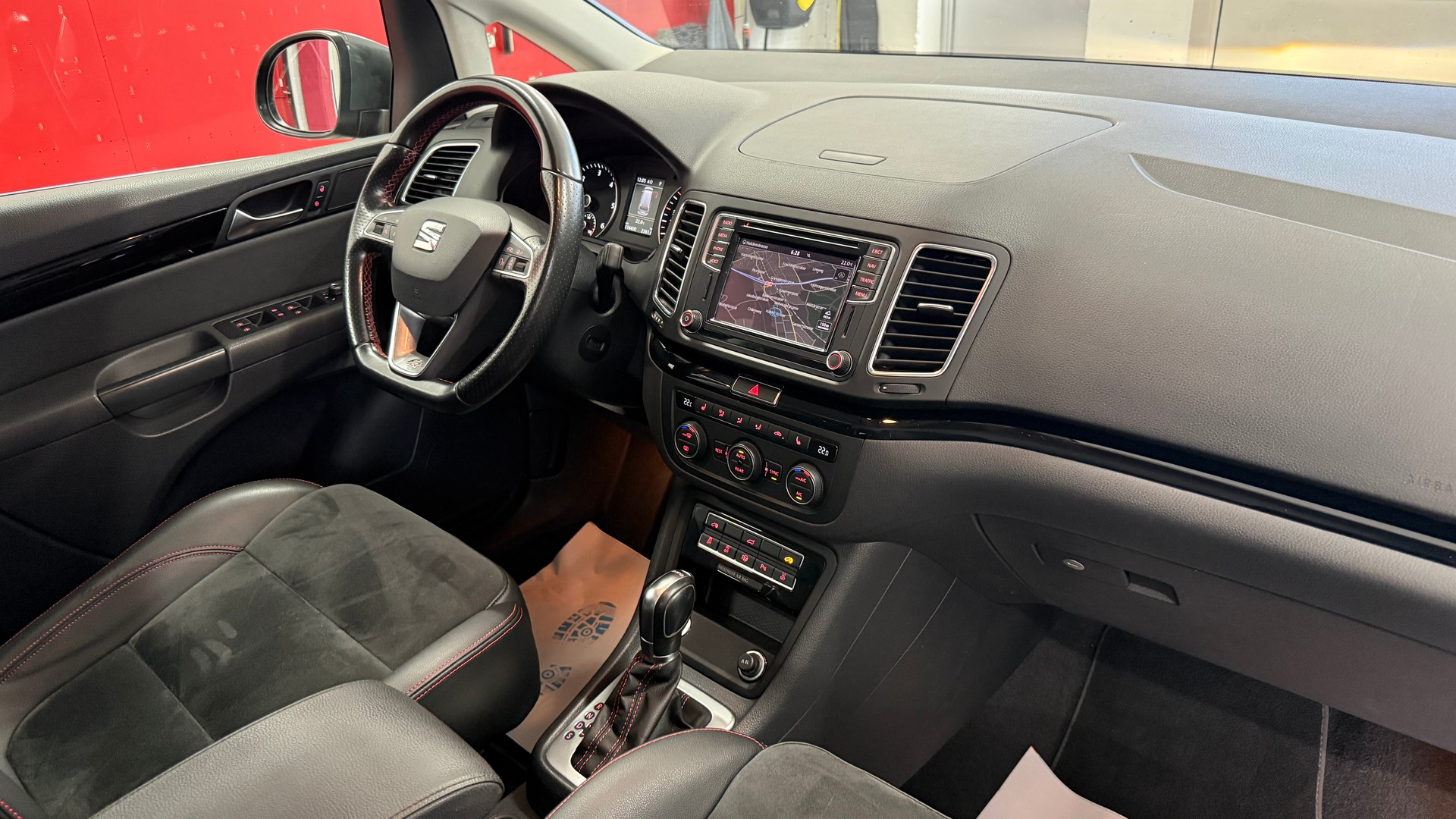 SEAT Alhambra 2.0 TDI FR Line 4Drive, CH FZ, mit Hammer Ausstattung, 8 fach berädert, AHK 2400kg., LederAlk. 1 Jahr Garantie M&G-image-18