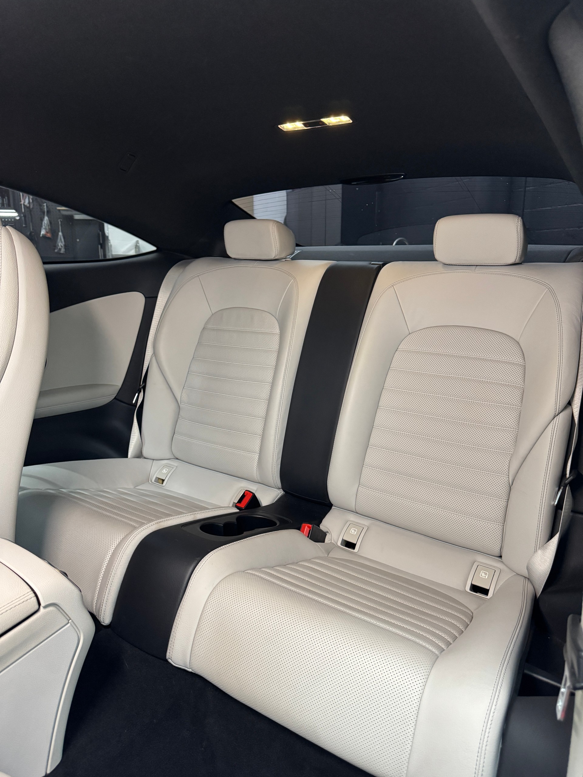 MERCEDES-BENZ C 250 d Coupé 9G-Tronic 4Matic-image-11