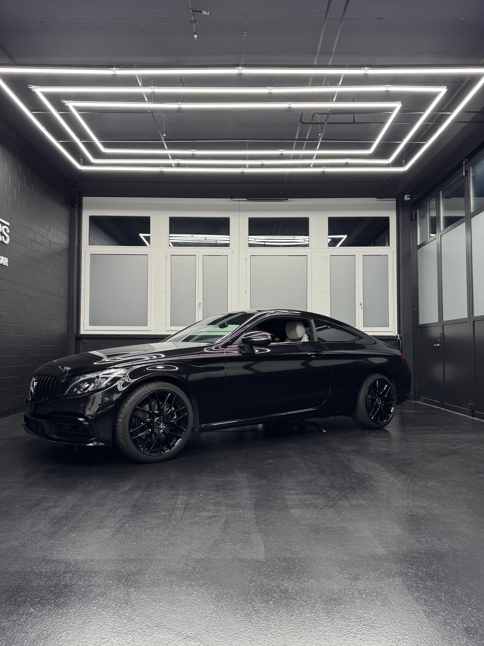 MERCEDES-BENZ C 250 d Coupé 9G-Tronic 4Matic-image-2