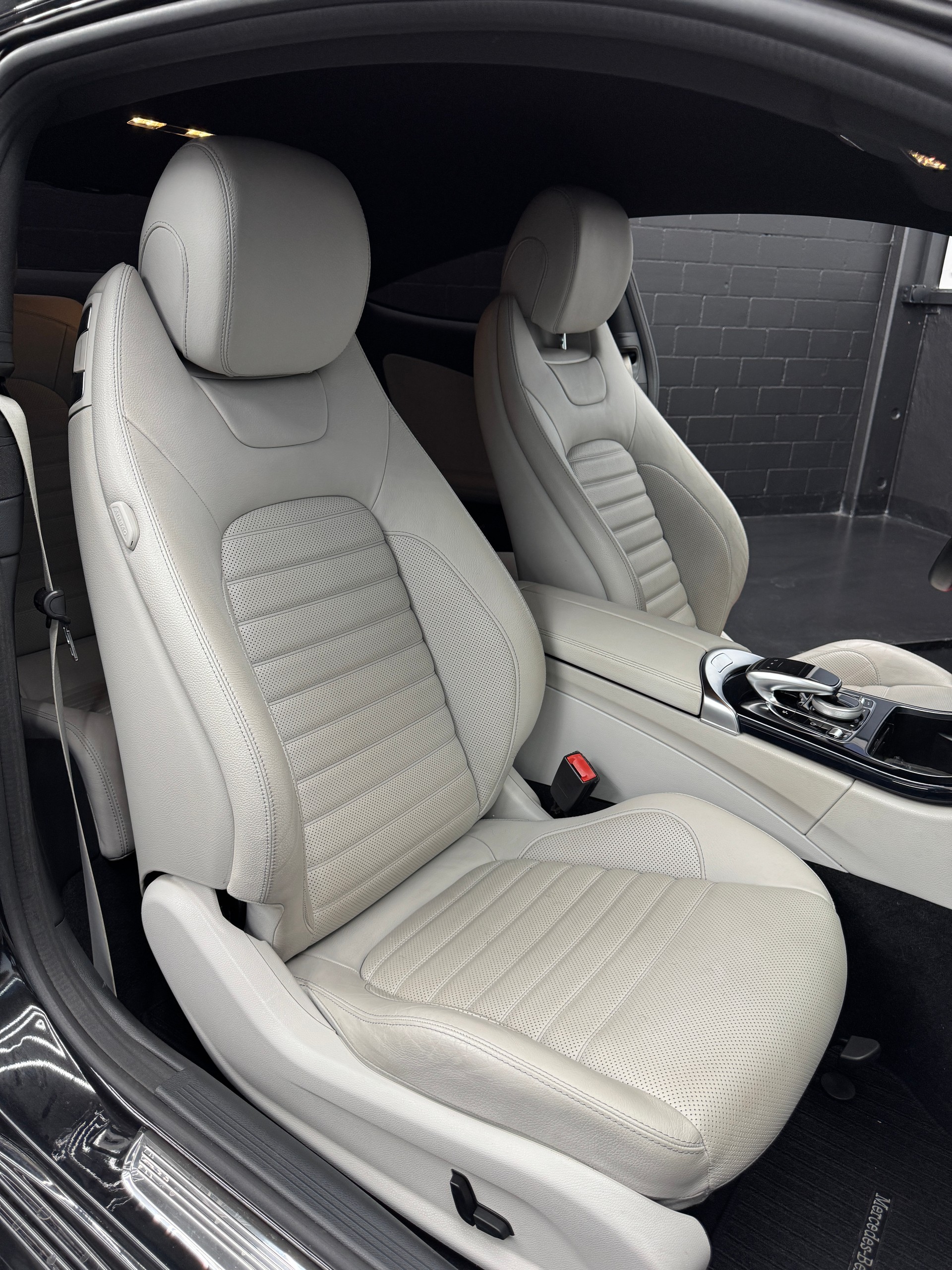 MERCEDES-BENZ C 250 d Coupé 9G-Tronic 4Matic-image-9