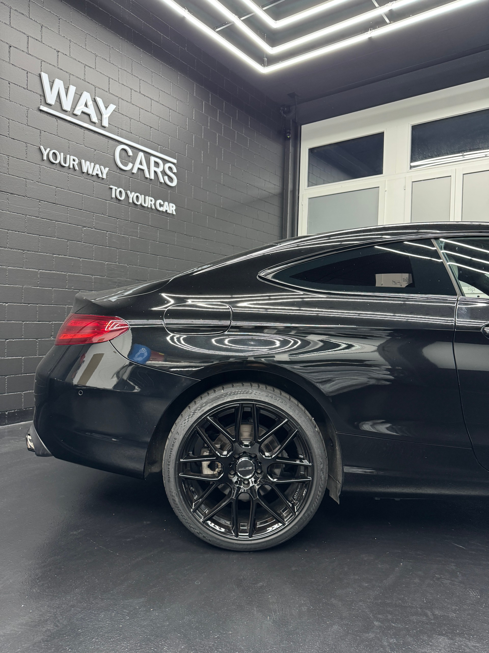 MERCEDES-BENZ C 250 d Coupé 9G-Tronic 4Matic-image-6