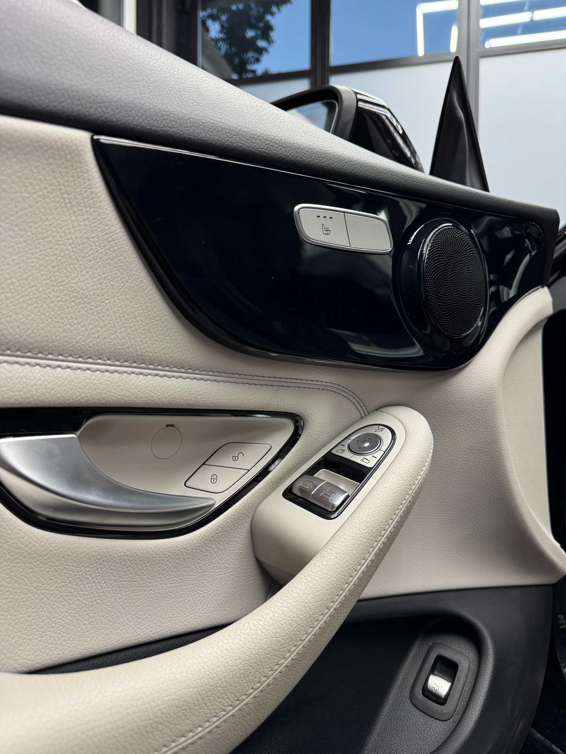 MERCEDES-BENZ C 250 d Coupé 9G-Tronic 4Matic-image-10