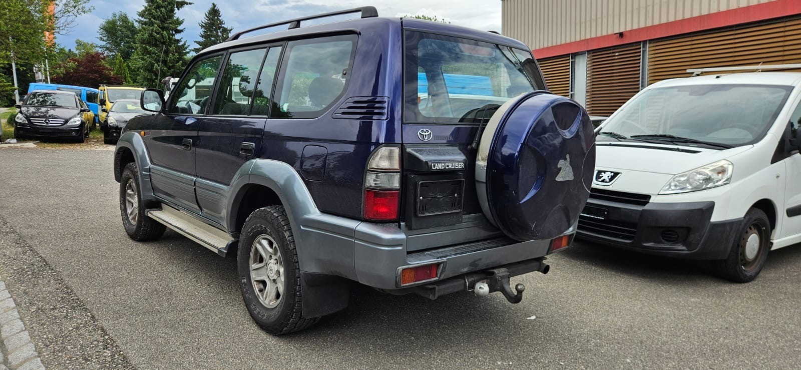 TOYOTA Land Cruiser 300 3.4 V6 Saloon-image-3