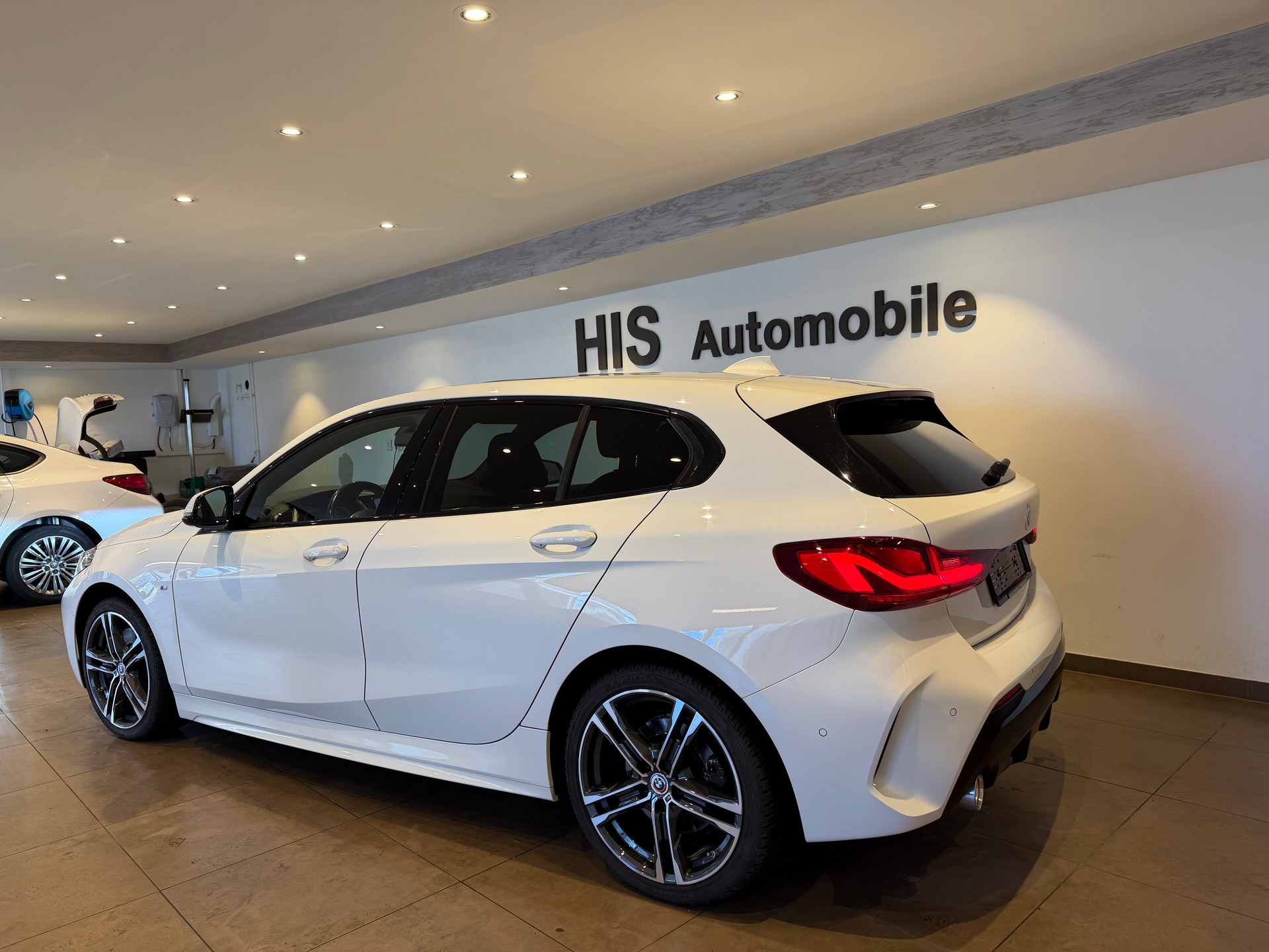 BMW 120d xDrive M Sport-image-4