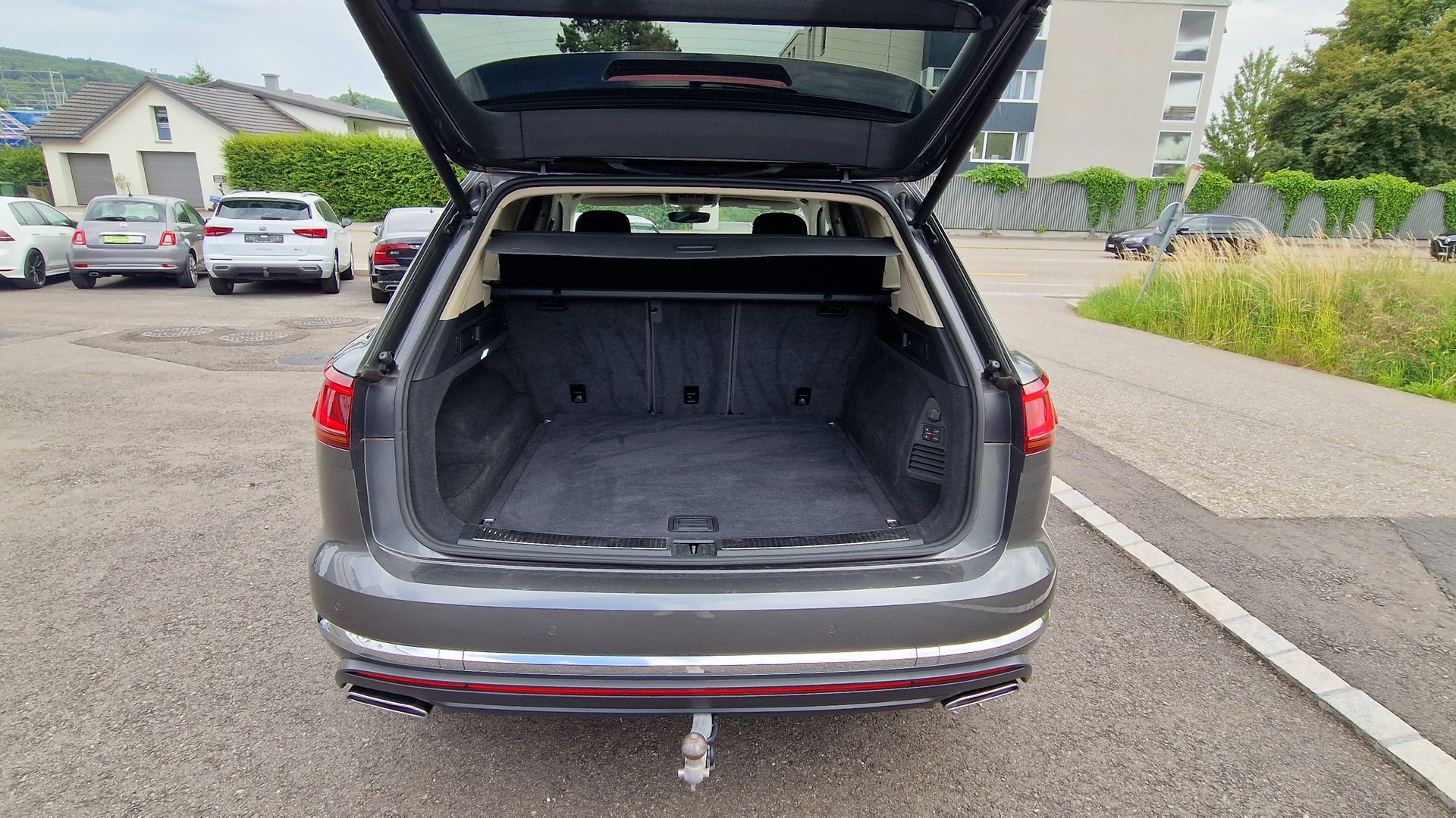 VW Touareg 3.0 TDI Atmosphere Tiptronic-image-14