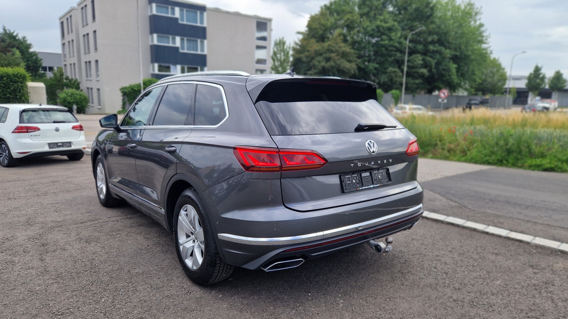 VW Touareg 3.0 TDI Atmosphere Tiptronic-image-3