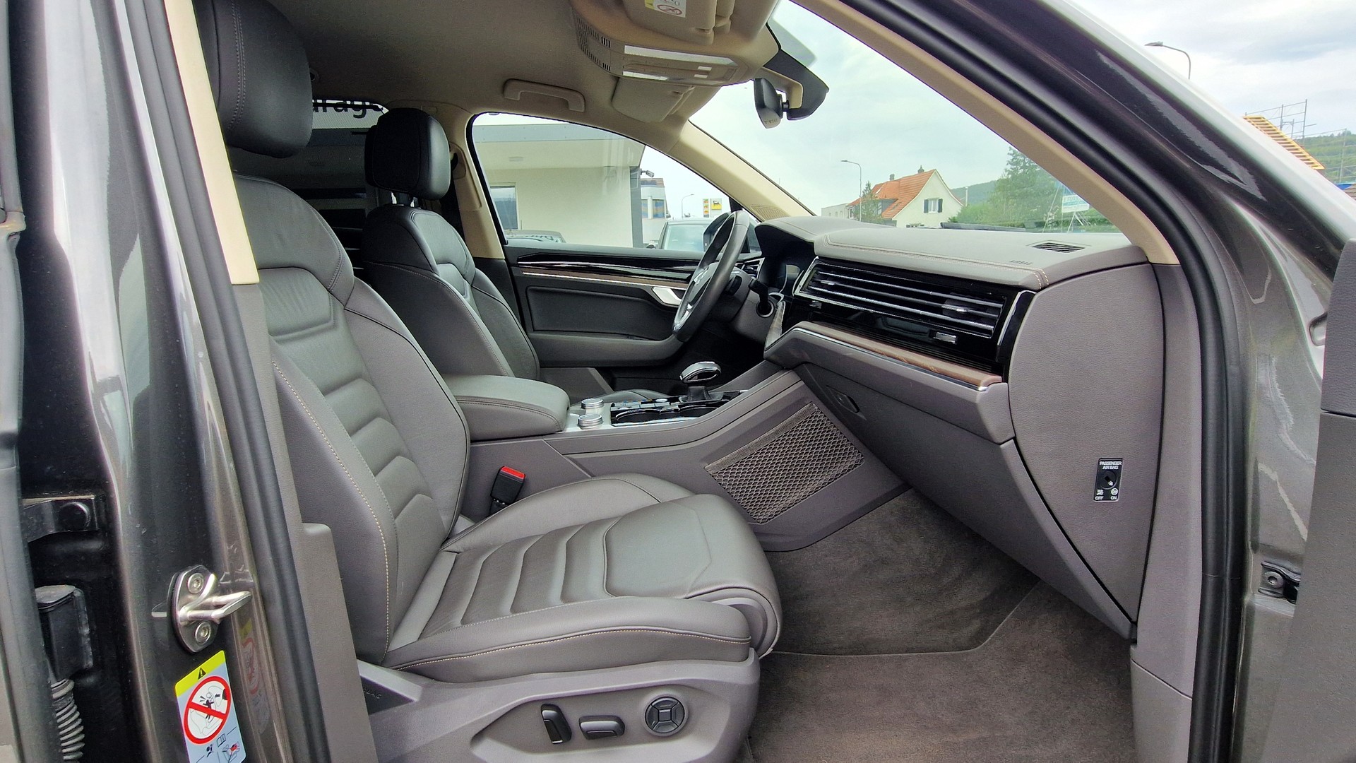 VW Touareg 3.0 TDI Atmosphere Tiptronic-image-9