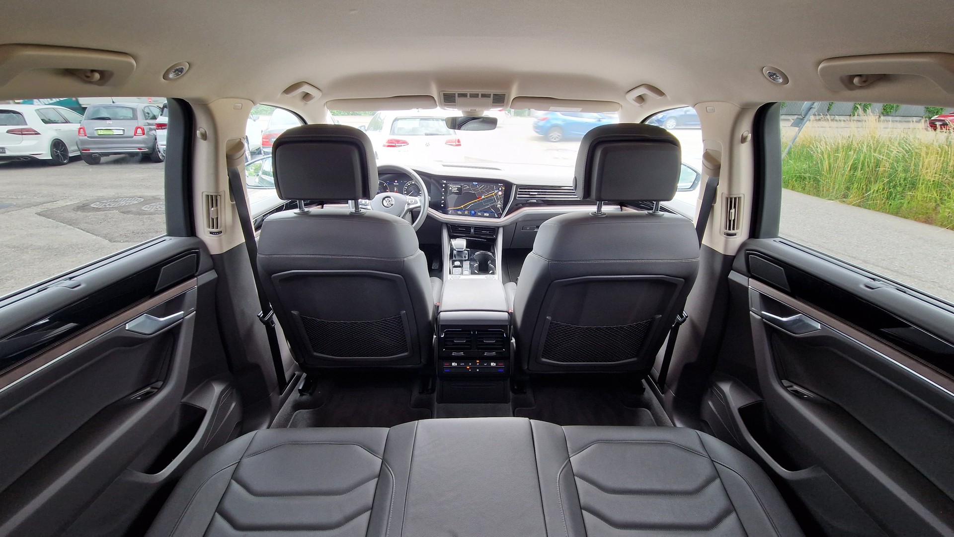VW Touareg 3.0 TDI Atmosphere Tiptronic-image-13