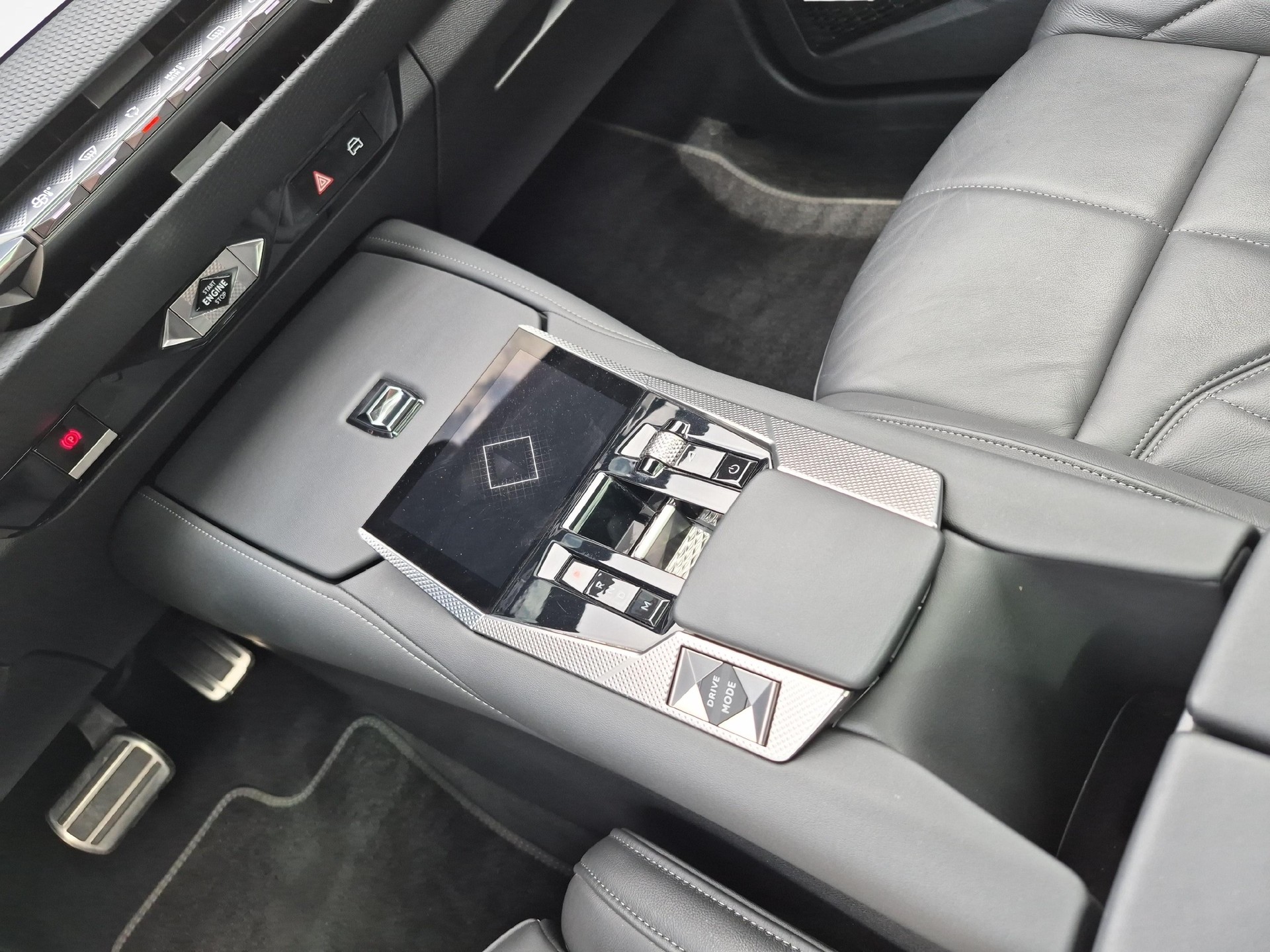DS AUTOMOBILES 4 1.6 PureTech Rivoli-image-15