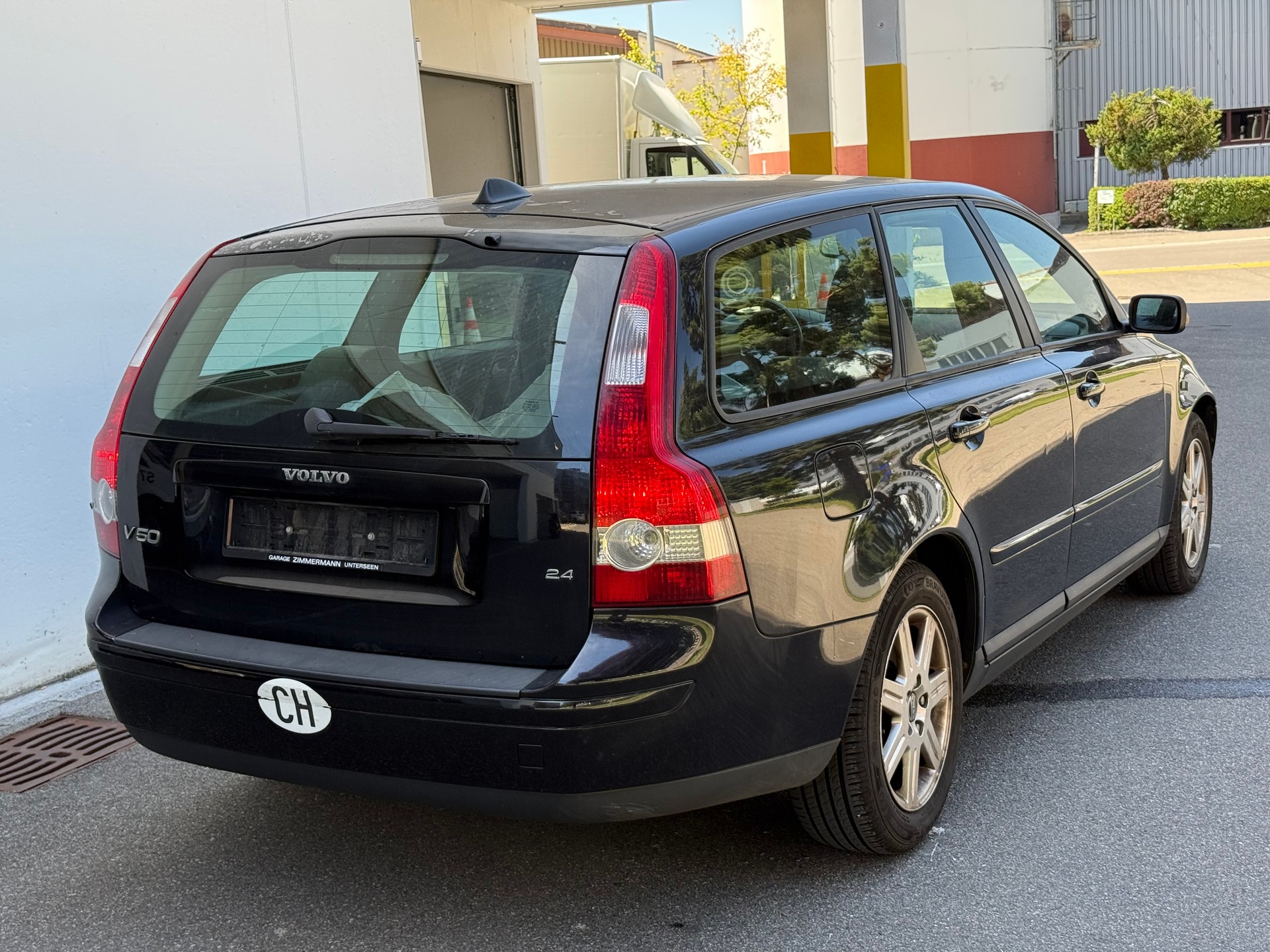 VOLVO V50 2.4 Momentum-image-3